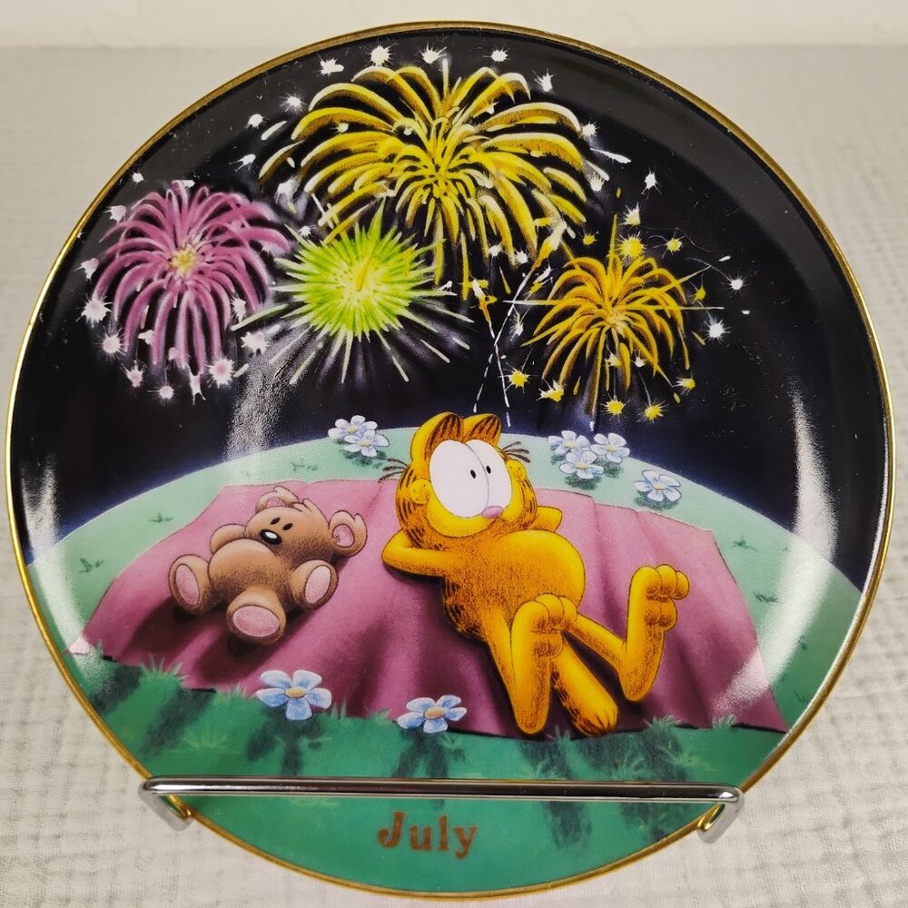 Vintage Garfield Calendar Plate July Paws Collectible